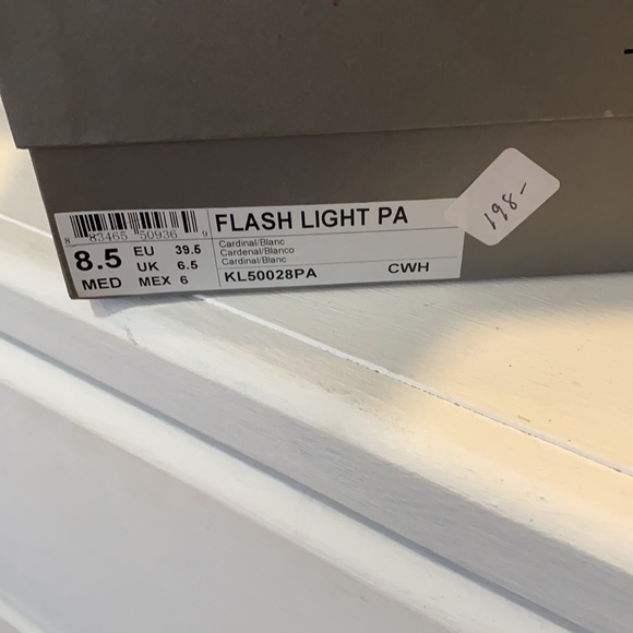 Worn once! Size 8.5 - Picture 3 of 3